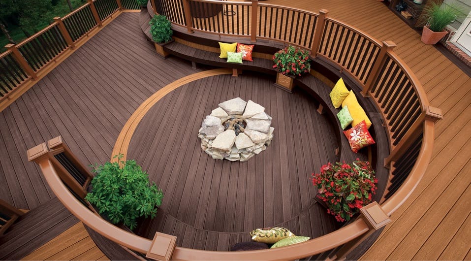 How Are Curved Decks Built?