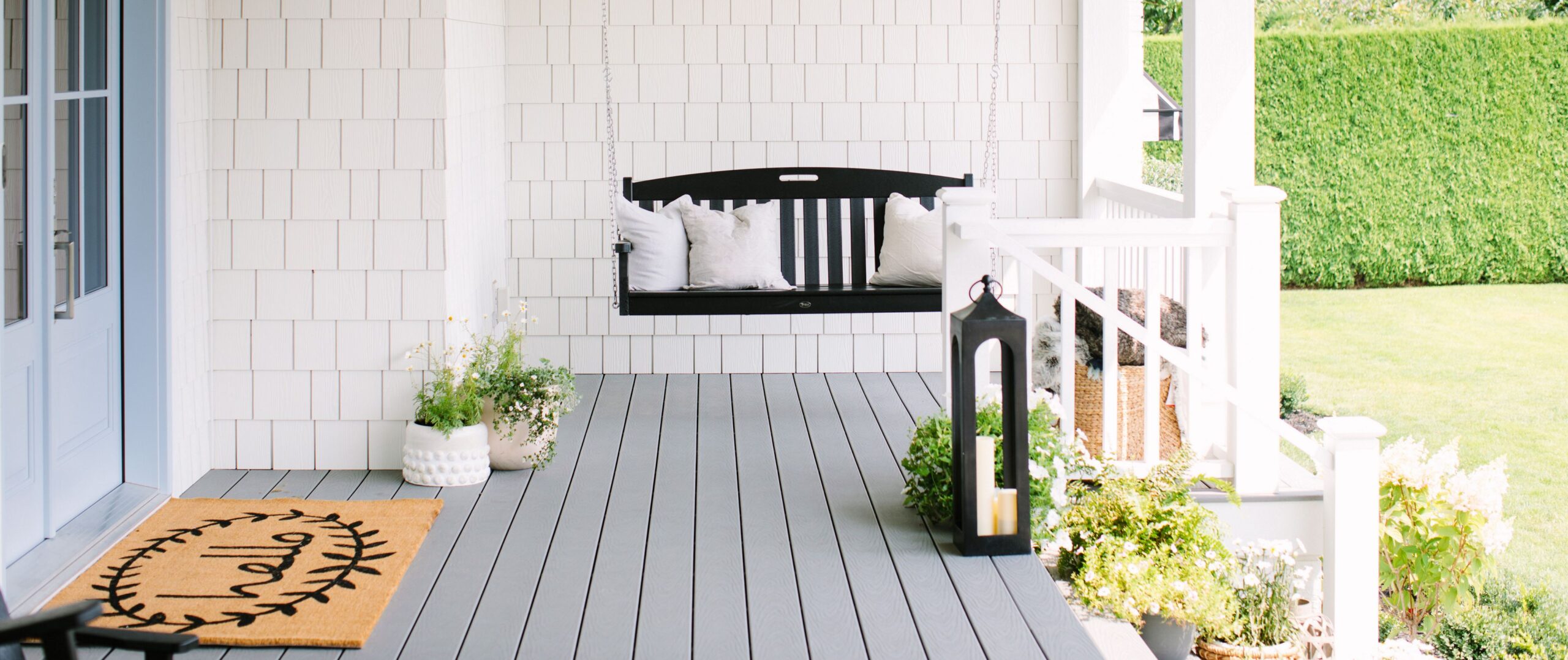 Modern Composite Deck Transforms Your Outdoor Space with Sleek Design 