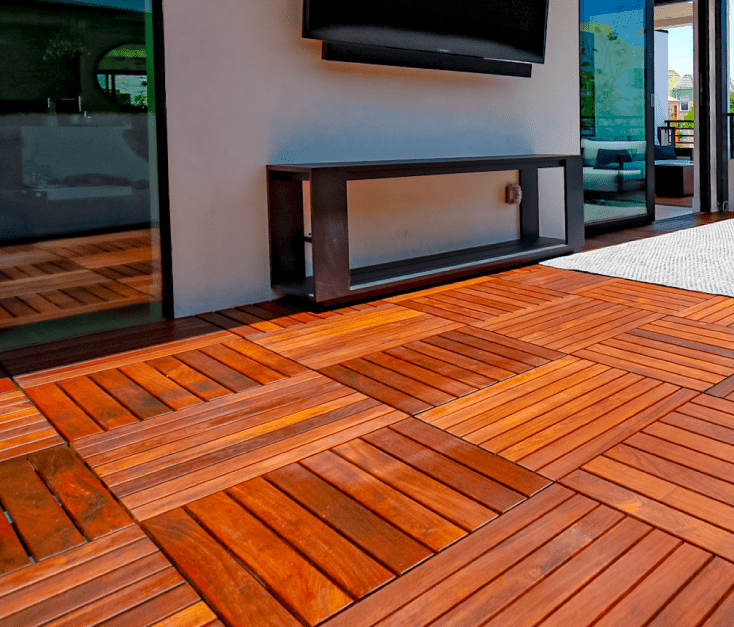 Best Decking Material: Comparing Durability and Aesthetics 
