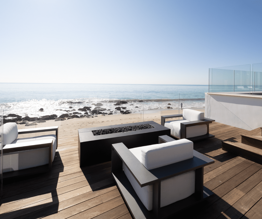 Best Decking Material: Innovative Options for Modern Outdoor Living 