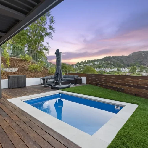 Poolside Decks Los Angeles Are Customizable to Fit Your Unique Style